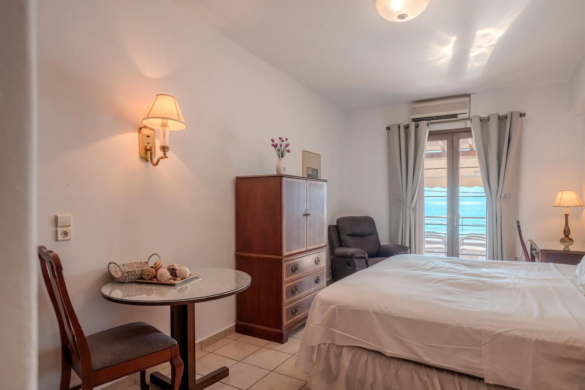 Zimmer 4 · Panorama-Meerblick — Schlafzimmer