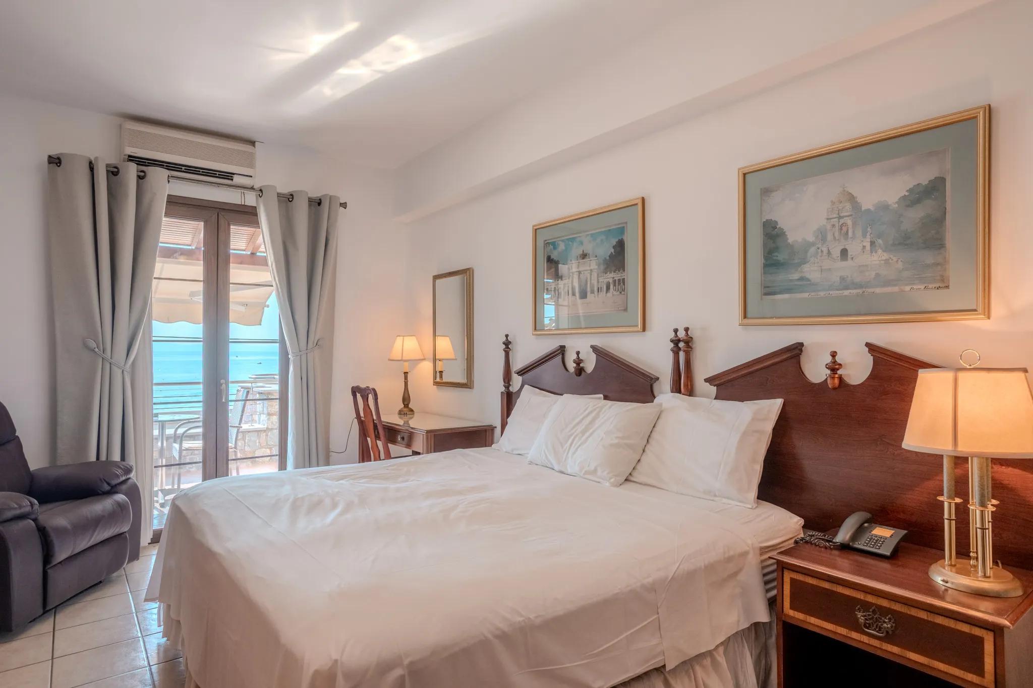 Zimmer 4 · Panorama-Meerblick — Schlafzimmer